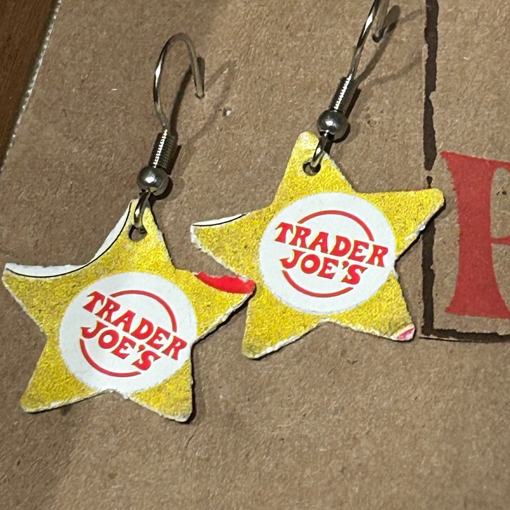 Trader Joe’s earrings circle with recycled gift cards star
